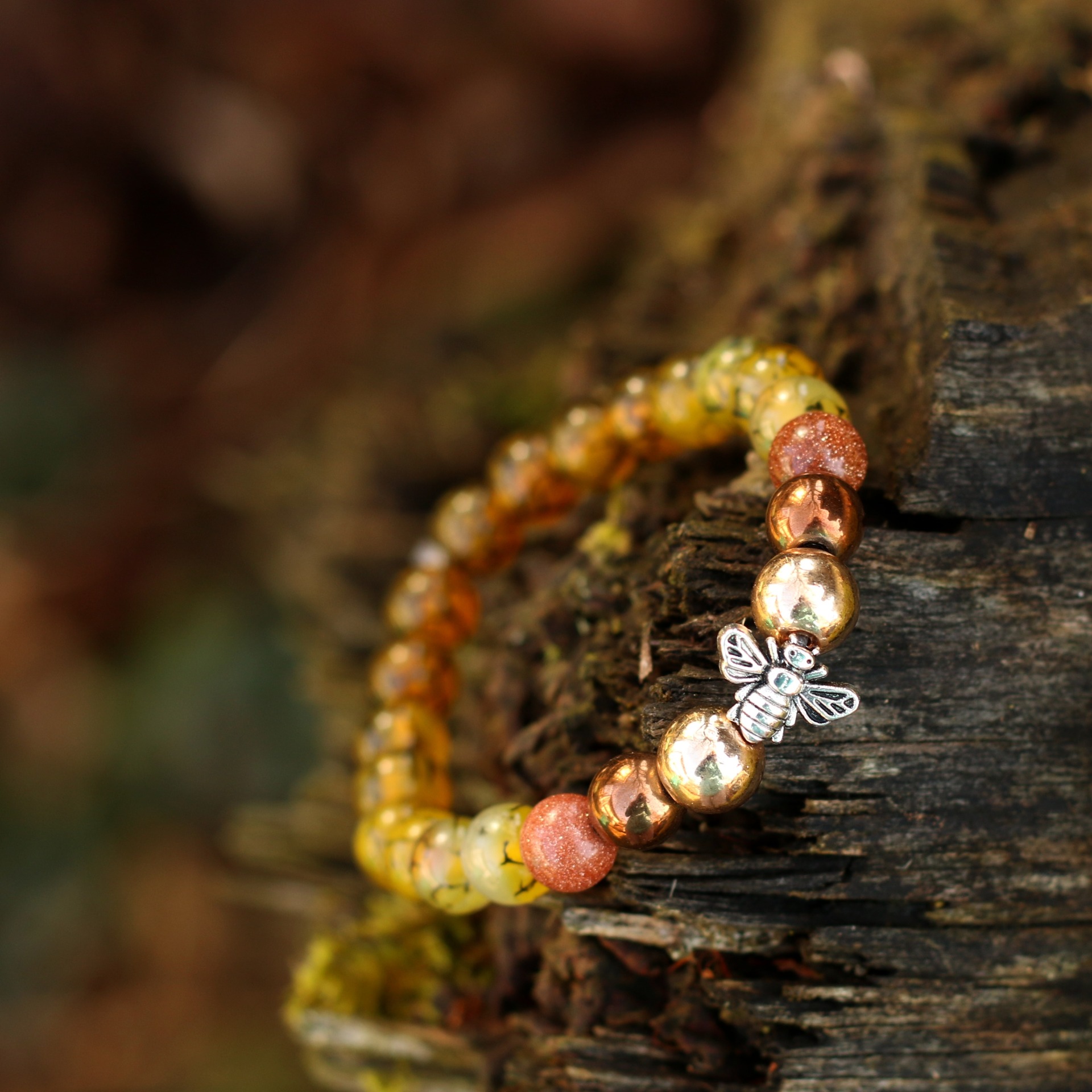 Náramek z minerálů